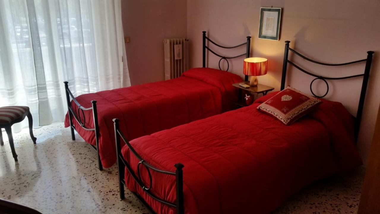 Pensión Tora House *